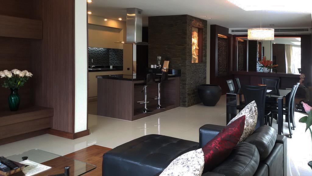 Karon Suite Apartment Стая снимка